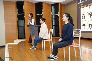 向空姐學(xué)禮儀，提升服務(wù)溫度——柳州市工人醫(yī)院服務(wù)禮儀培訓(xùn)班正式開(kāi)班