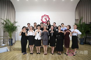 想成為優(yōu)秀禮儀培訓(xùn)師，怎能不精通服務(wù)禮儀？
